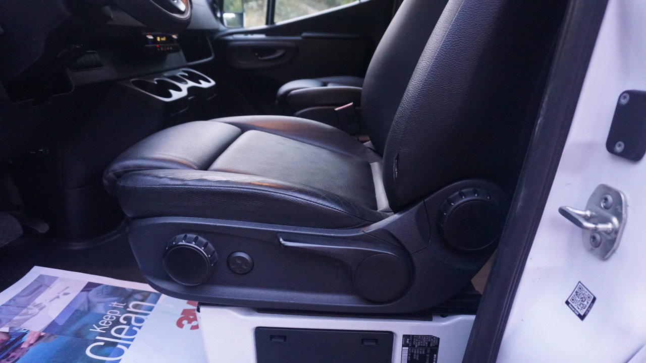 Used 2023 Mercedes-Benz Sprinter 2500 image 23