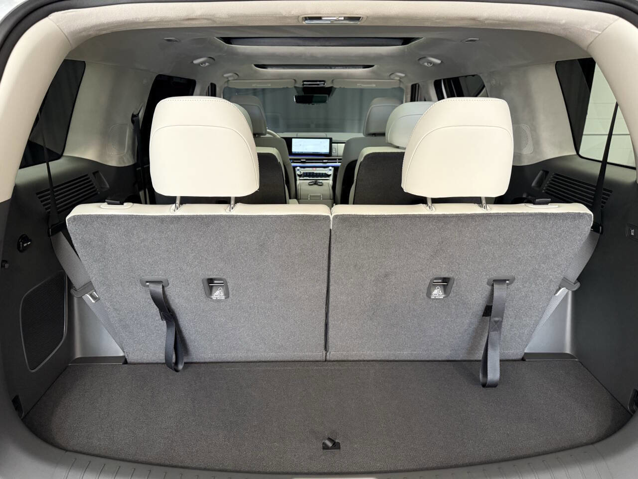 Used 2024 Hyundai Santa Fe Calligraphy image 24