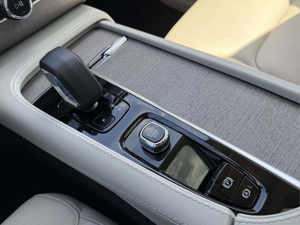 Used 2023 Volvo XC90 B6 Plus w/ Protection Package AWD/4WD image 6