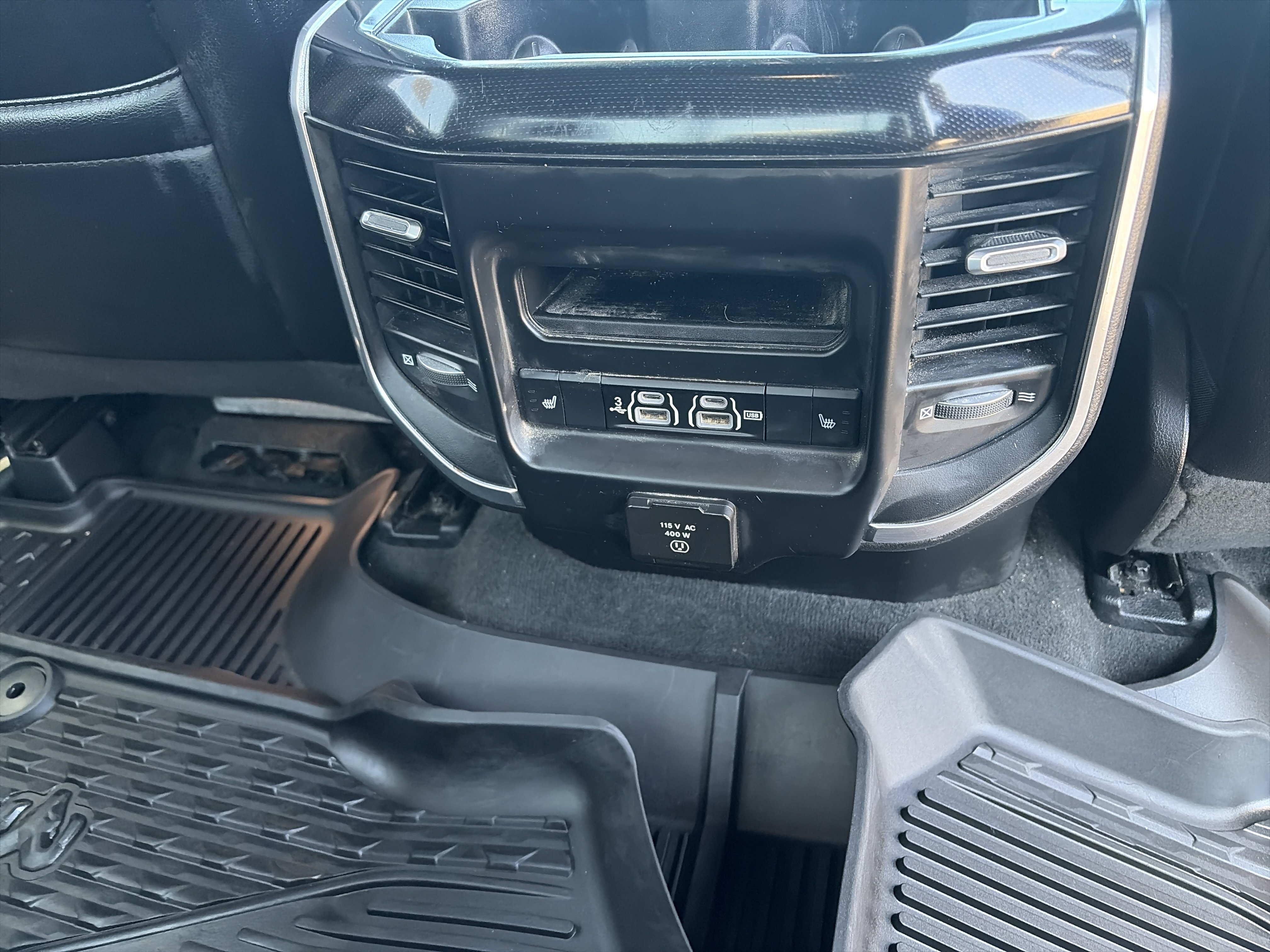 Used 2020 RAM 1500 Laramie AWD/4WD image 16