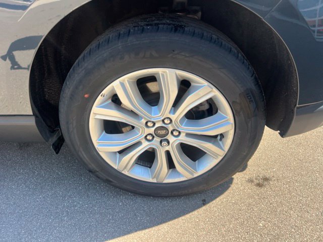 Used 2024 Ford Edge Titanium AWD/4WD image 9