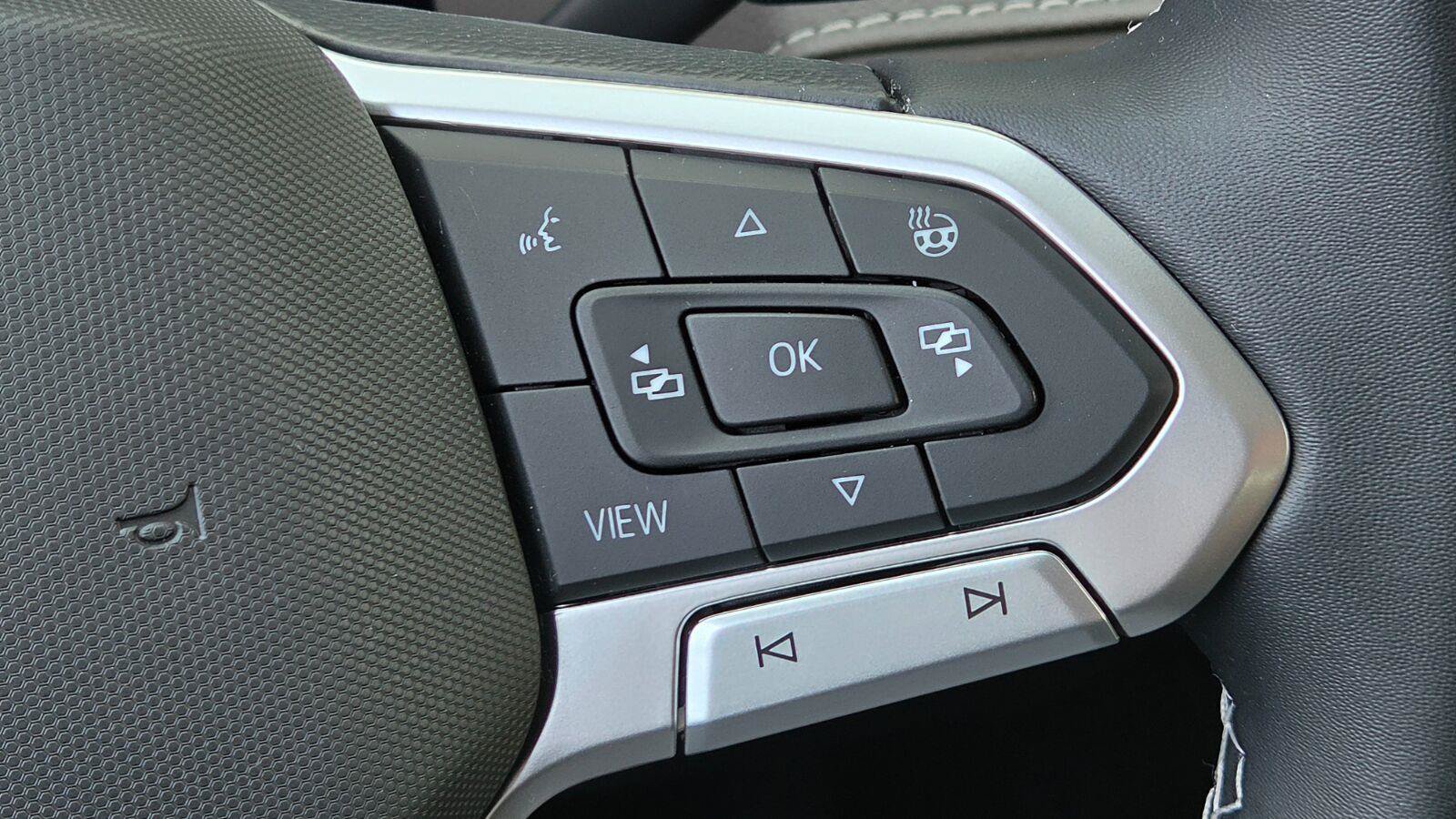 Certified 2023 Volkswagen Taos SEL AWD/4WD image 29
