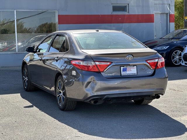 Used 2015 Toyota Camry XSE image 7