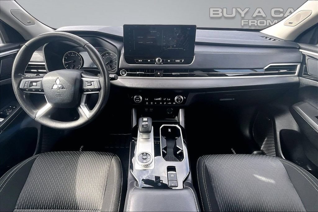Used 2025 Mitsubishi Outlander ES AWD/4WD image 16