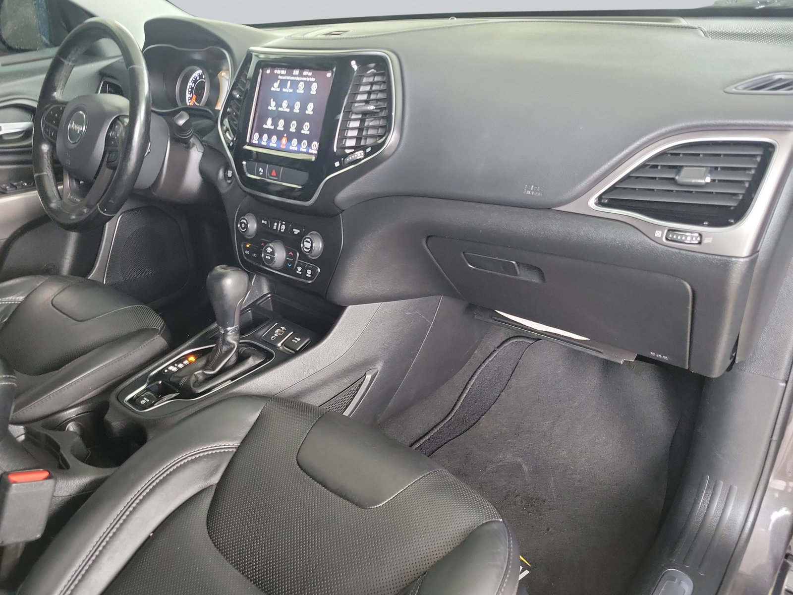Used 2020 Jeep Cherokee Limited FWD image 37