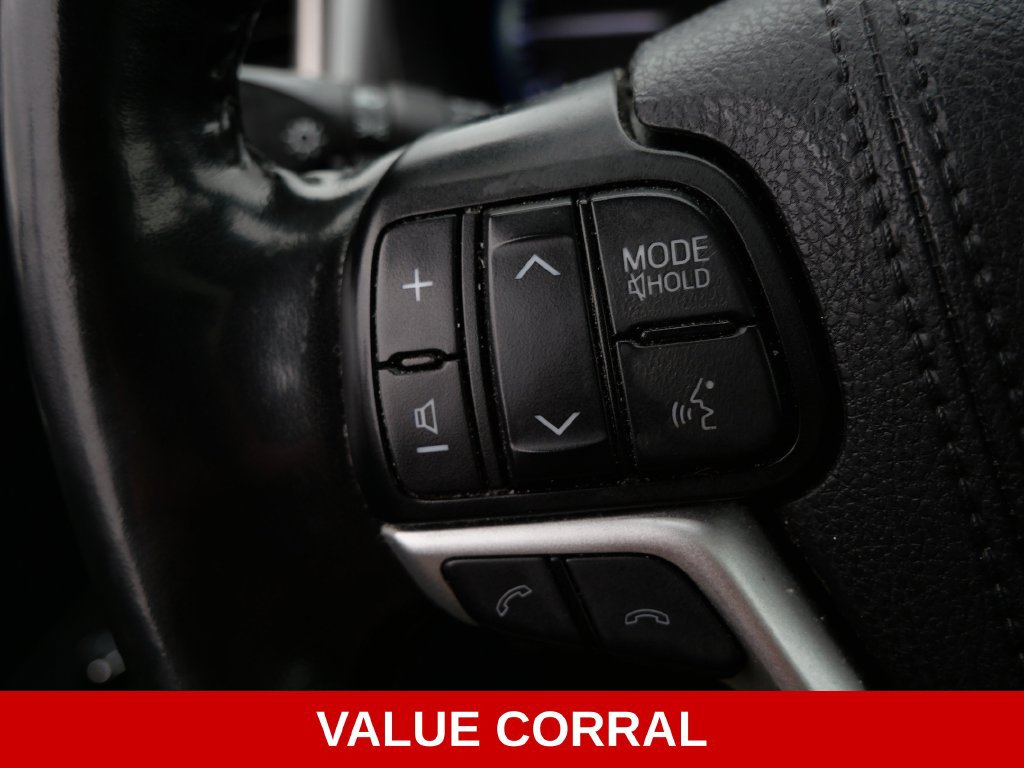 Used 2019 Toyota Highlander Limited Platinum AWD/4WD image 14