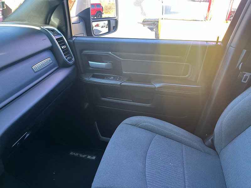 Used 2024 RAM 2500 Big Horn w/ Night Edition AWD/4WD image 39
