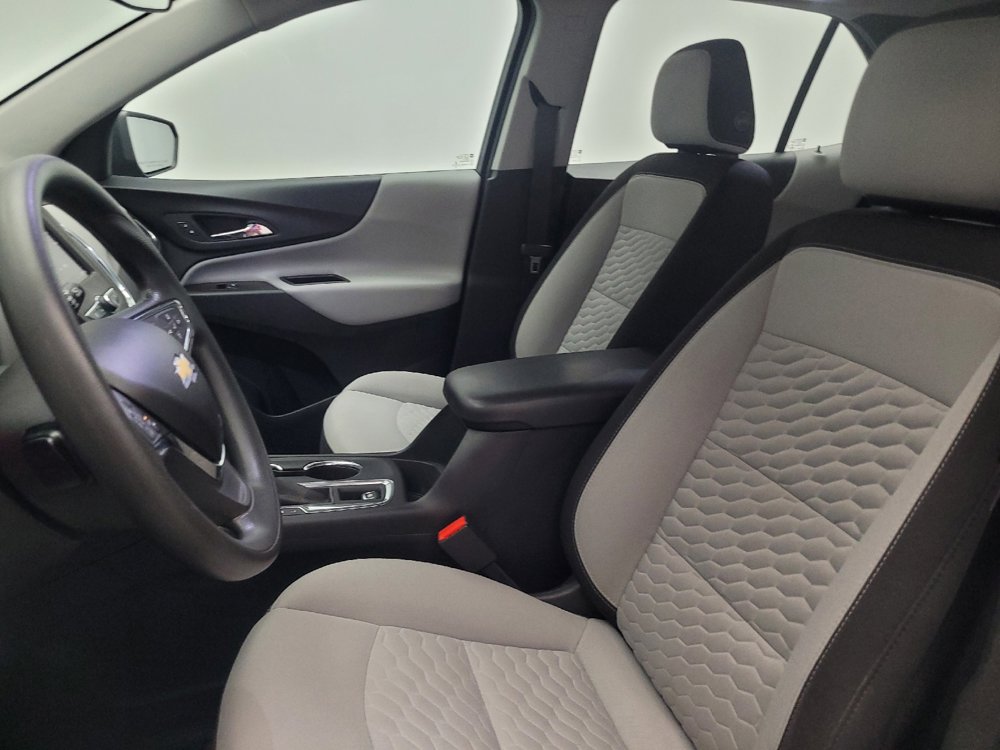 Used 2020 Chevrolet Equinox LS image 17