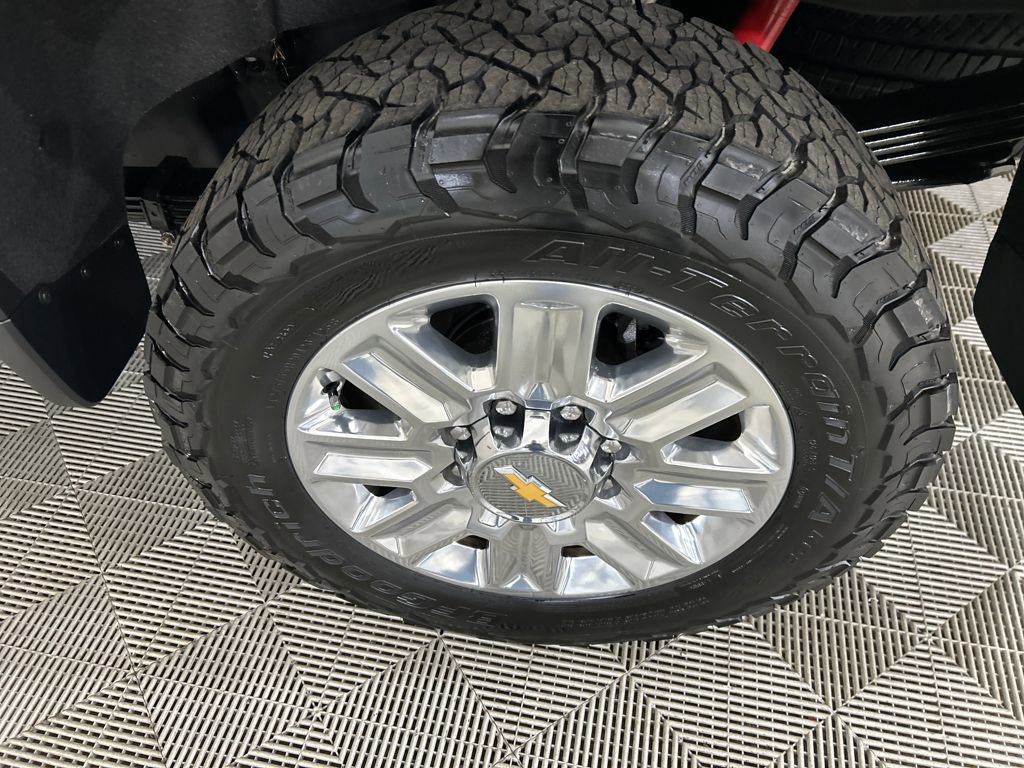 Used 2025 Chevrolet Silverado 2500 High Country w/ High Country Premium Package image 11