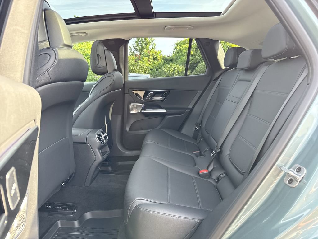 New 2025 Mercedes-Benz GLC 350e 4MATIC image 14