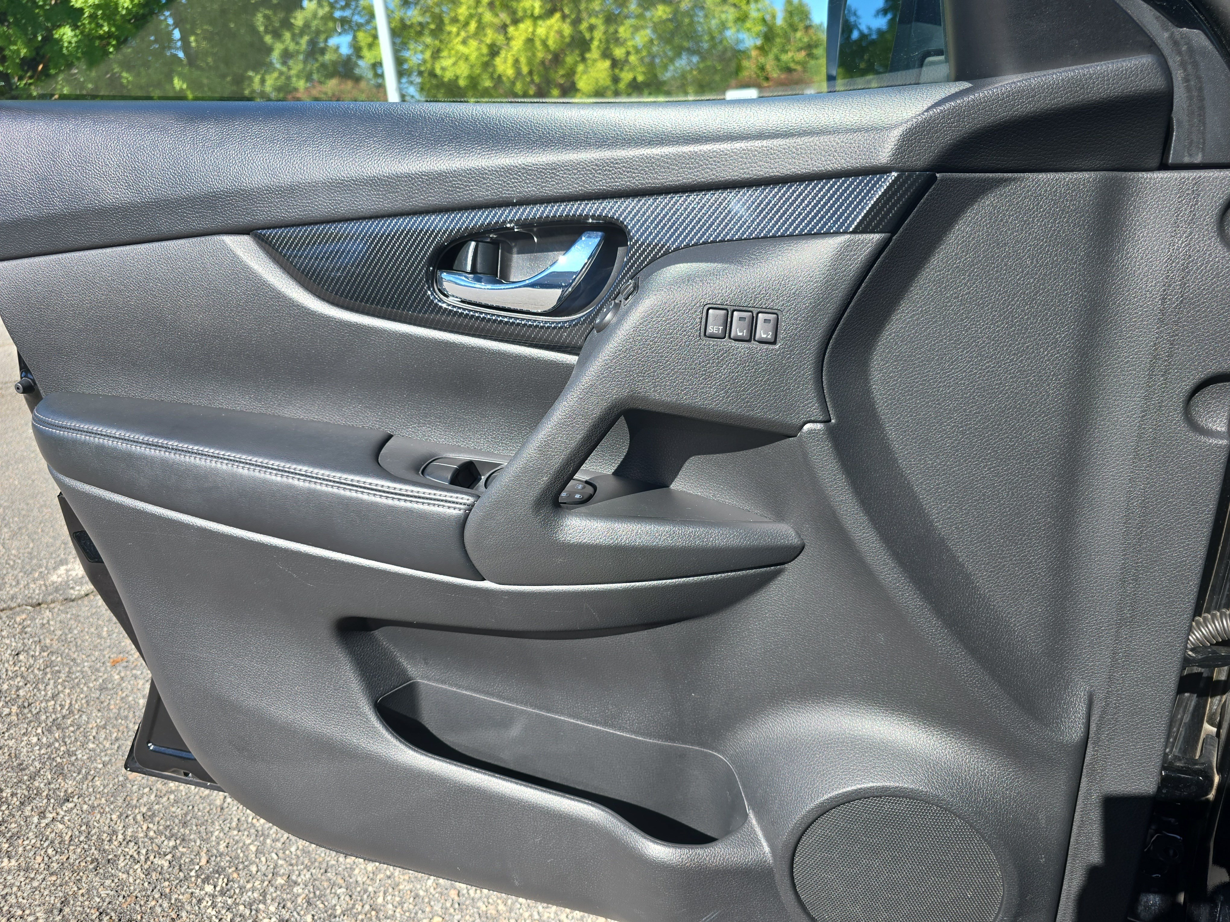 Used 2018 Nissan Rogue SL AWD/4WD image 23