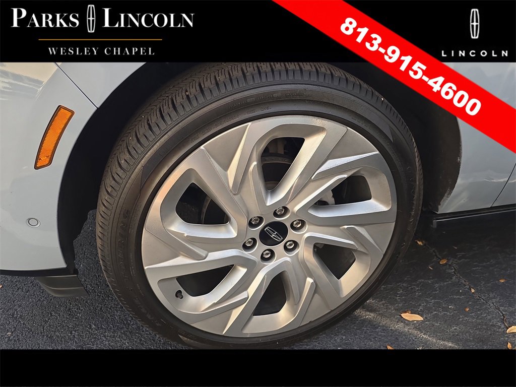 Used 2025 Lincoln Navigator Reserve image 7