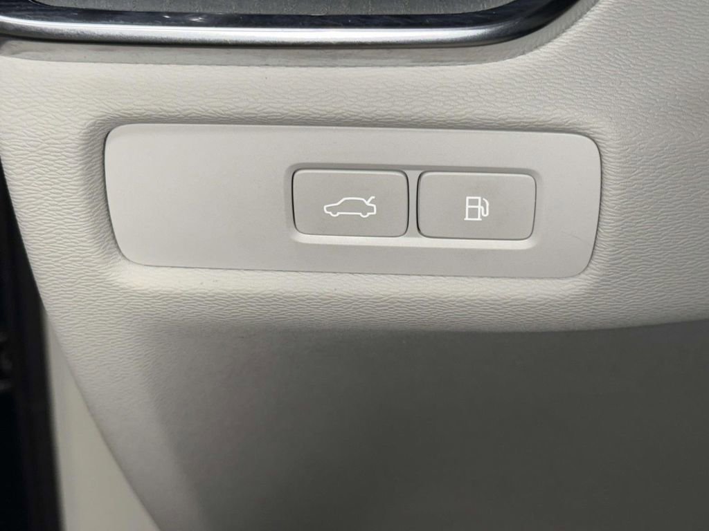 Used 2023 Volvo S60 T8 Plus w/ Climate Package AWD/4WD image 25