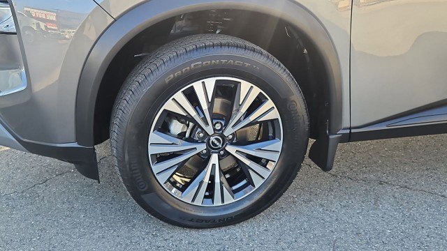 Used 2023 Nissan Rogue SV w/ SV Premium B Package FWD image 33