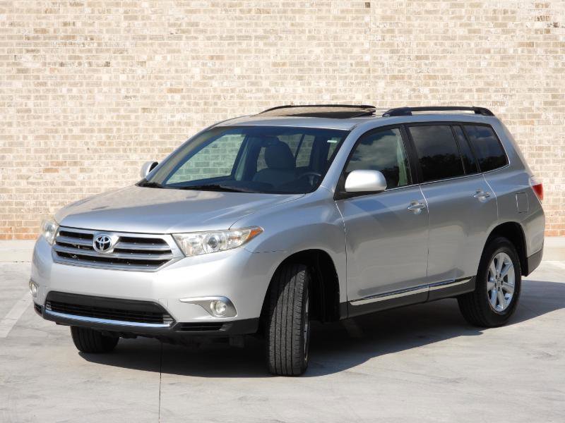 Used 2012 Toyota Highlander SE w/ Tow Pkg FWD image 13
