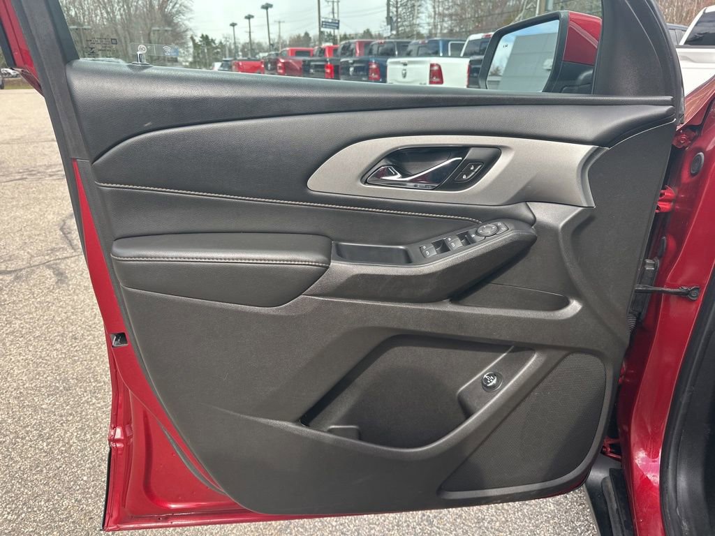 Used 2021 Chevrolet Traverse LT AWD/4WD image 17