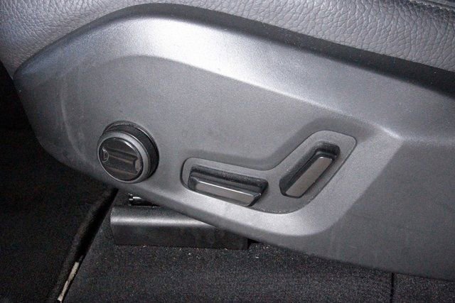 Certified 2025 Volvo XC60 B5 Core image 14