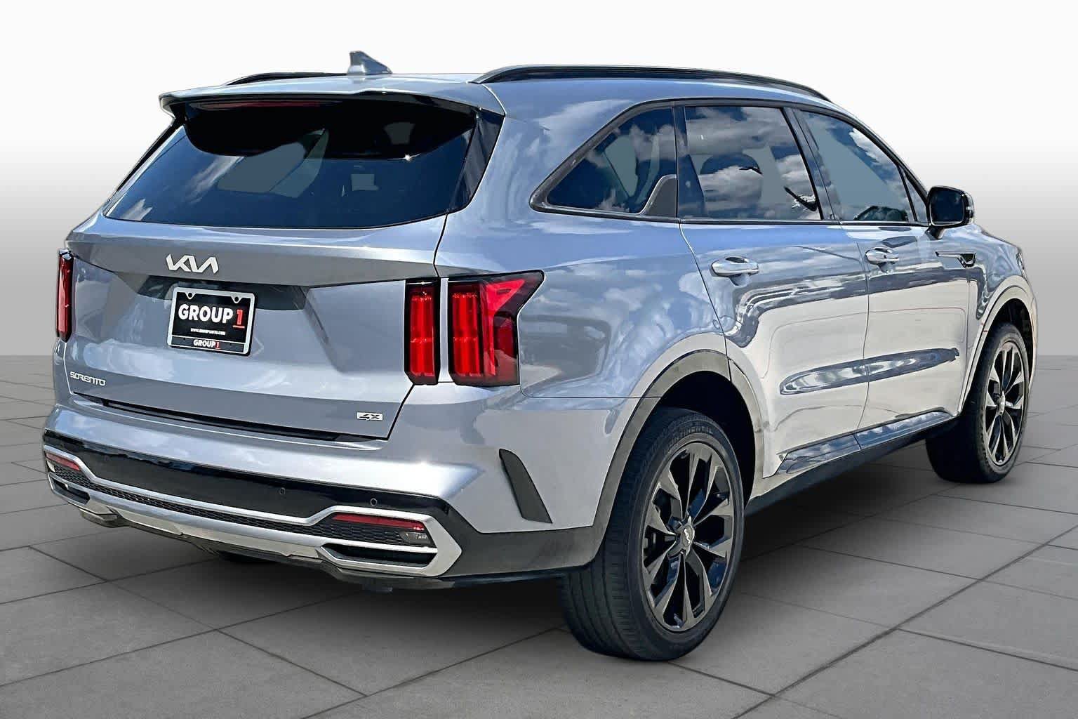 Certified 2023 Kia Sorento SX AWD/4WD image 11