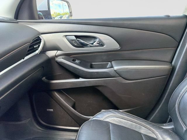 Used 2020 Chevrolet Traverse LT w/ LT Premium Package AWD/4WD image 24