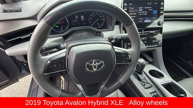 Used 2019 Toyota Avalon XLE image 17