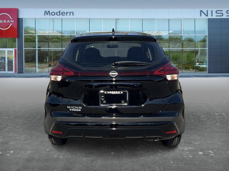 Certified 2025 Nissan Kicks Play S FWD image 6