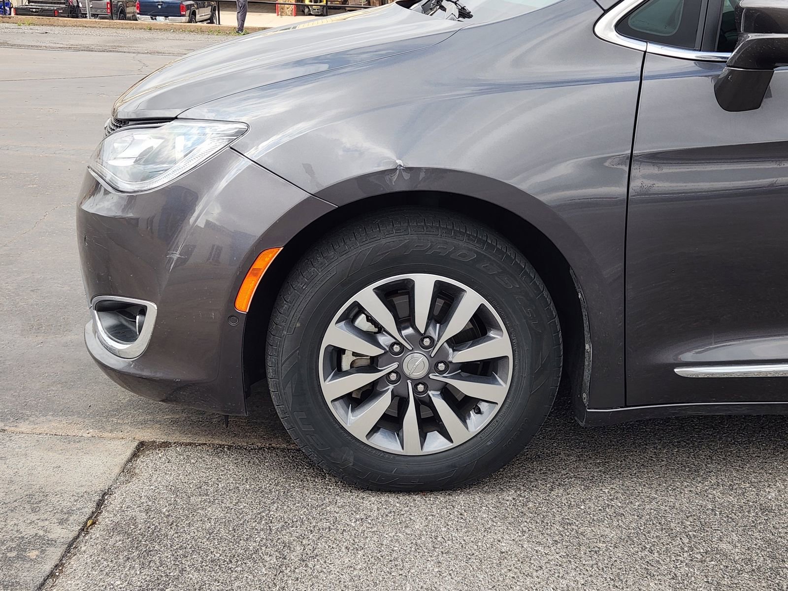 Used 2020 Chrysler Pacifica Touring-L Plus image 9