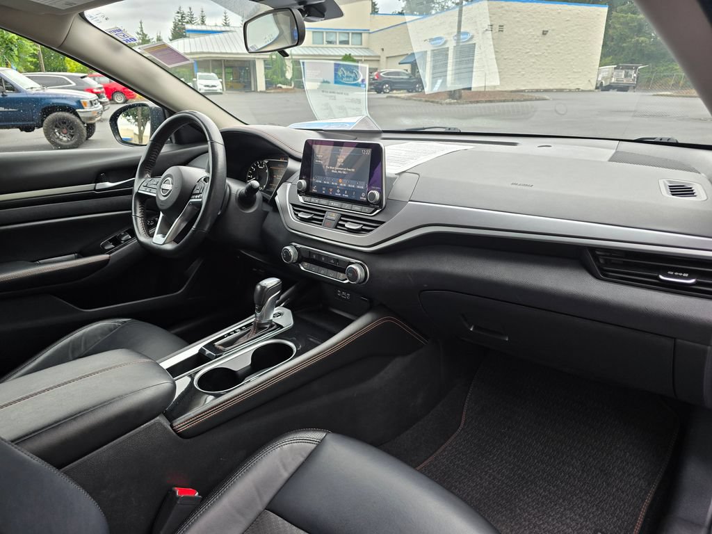 Used 2024 Nissan Altima 2.5 SR FWD image 5