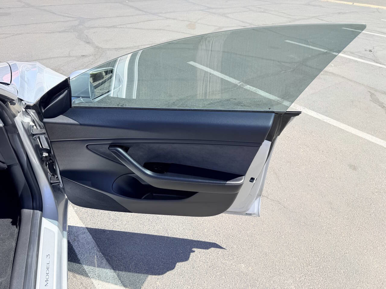 Used 2018 Tesla Model 3 Long Range RWD image 22