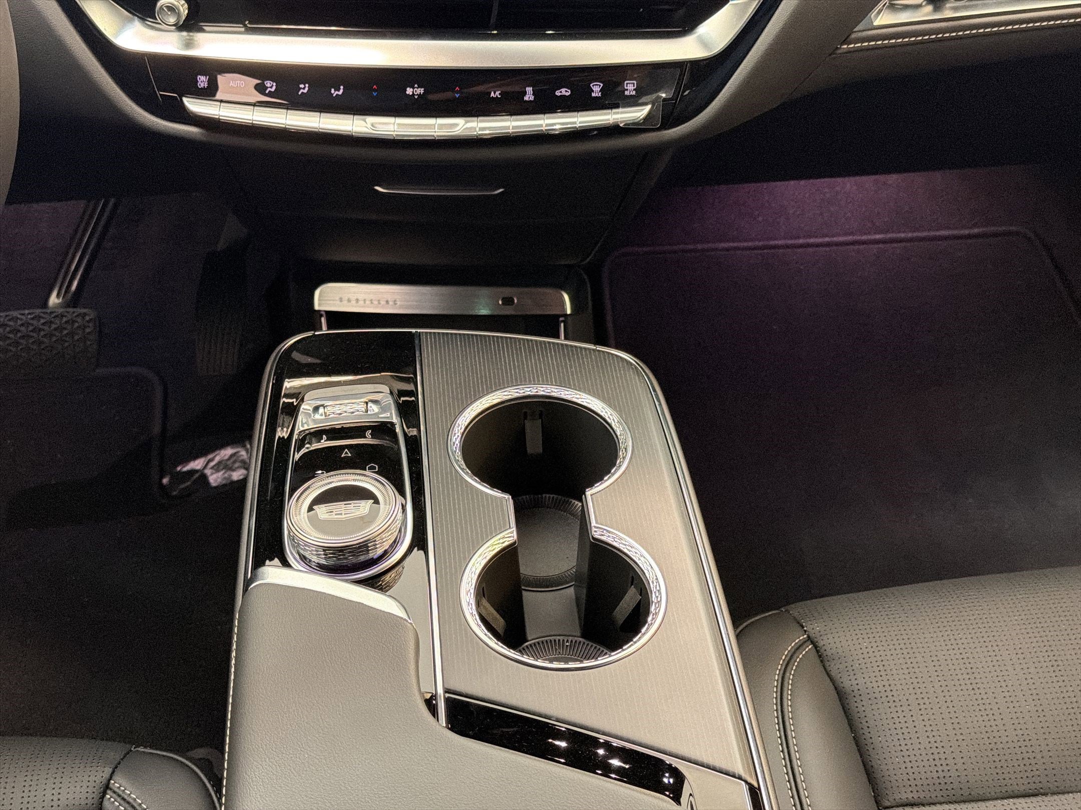 New 2026 Cadillac Lyriq Premium Luxury AWD/4WD image 23