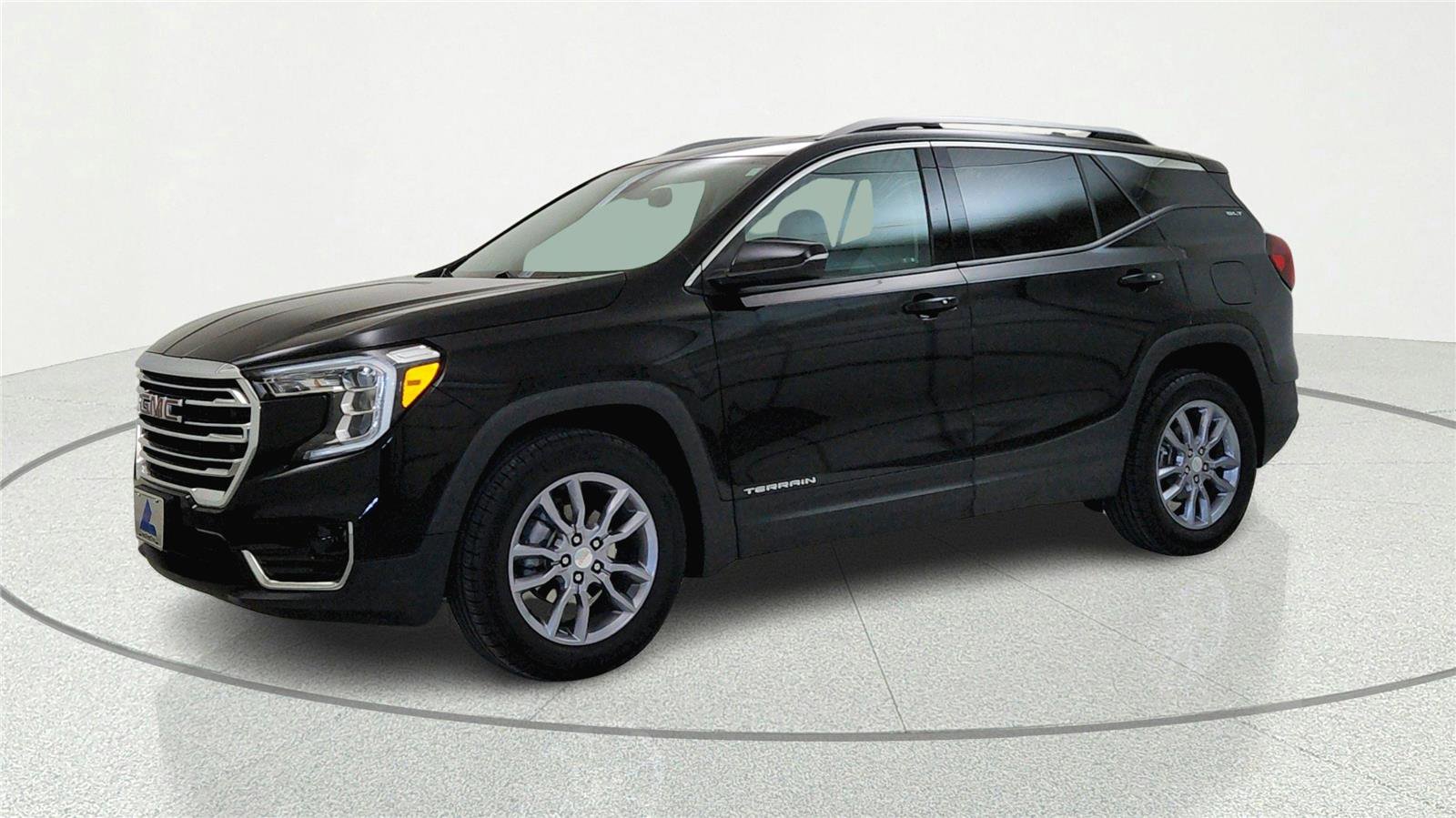 Used 2024 GMC Terrain SLT AWD/4WD image 2