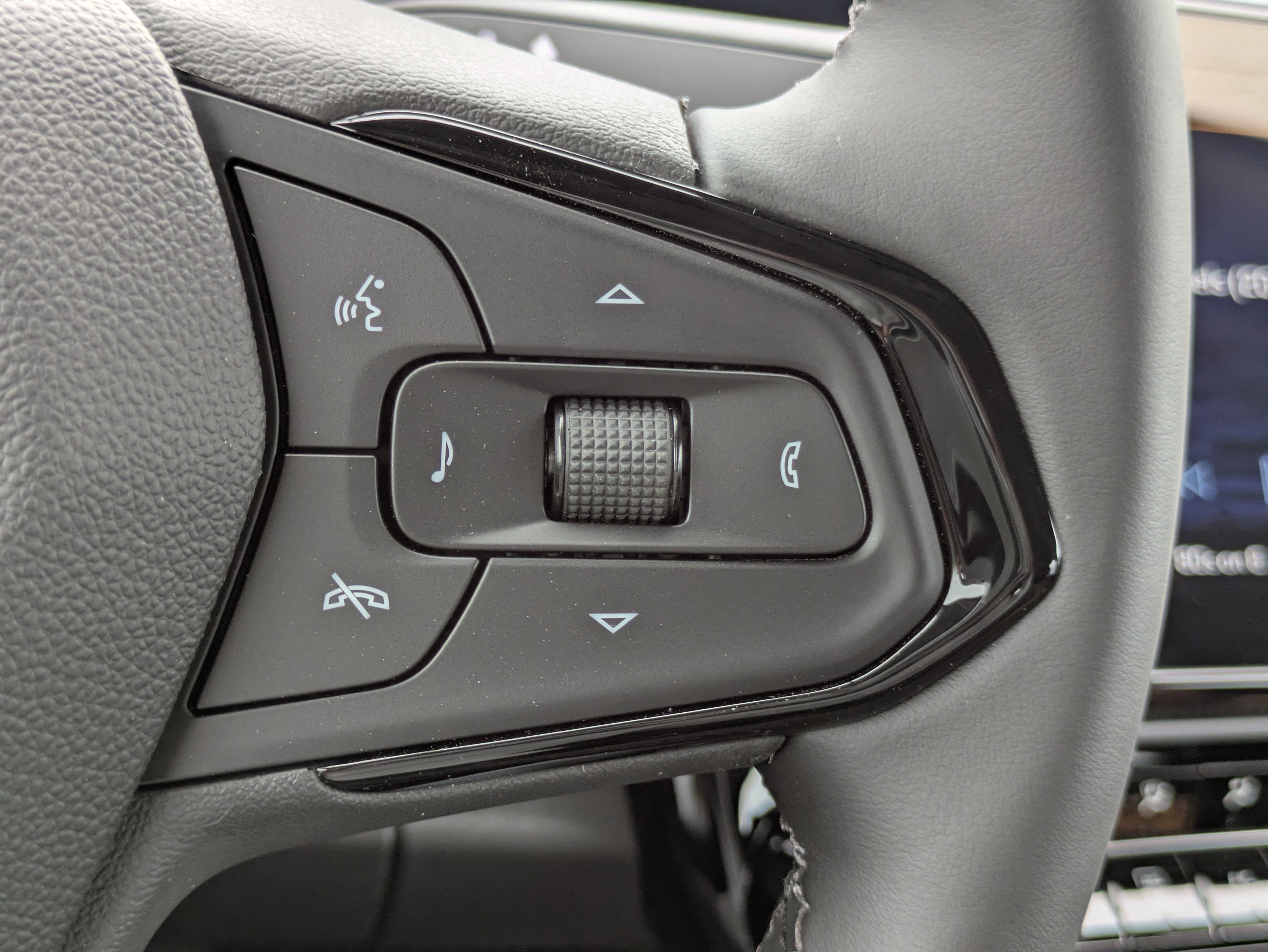 New 2027 Chevrolet Bolt LT w/ Comfort Package FWD image 17