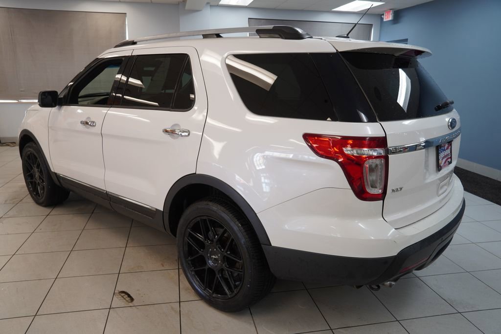 Used 2014 Ford Explorer XLT w/ Equipment Group 202A AWD/4WD image 10