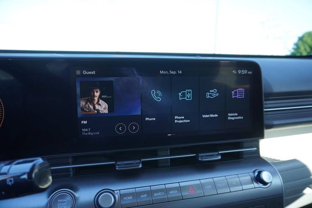 Used 2025 Hyundai Kona SEL FWD image 17