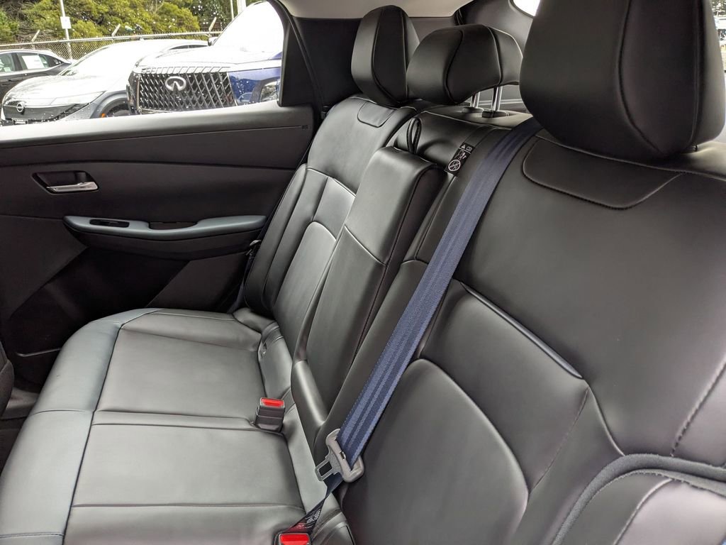 New 2026 Nissan Leaf SV+ w/ Floor Mat Package (SV+) FWD image 25