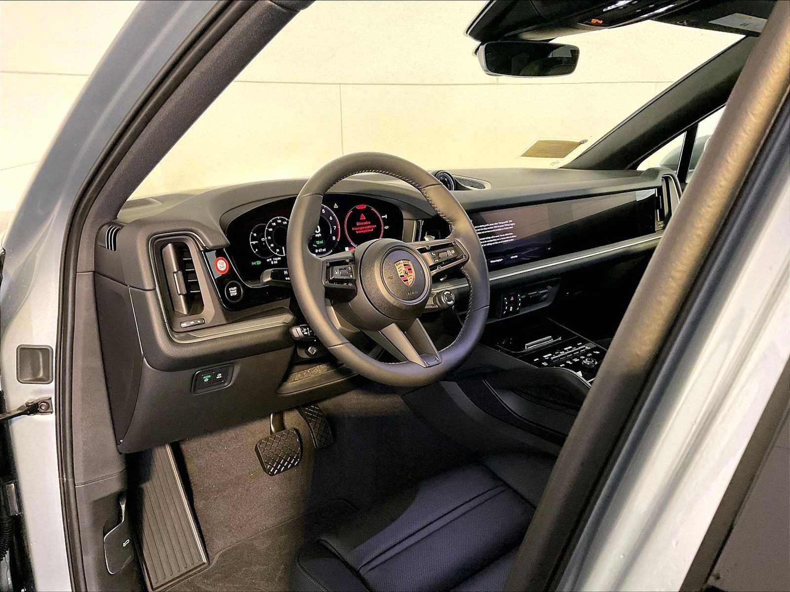 New 2026 Porsche Cayenne E-Hybrid Coupe AWD/4WD image 4
