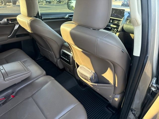 Used 2022 Lexus GX 460 Luxury w/ Accessory Package AWD/4WD image 18
