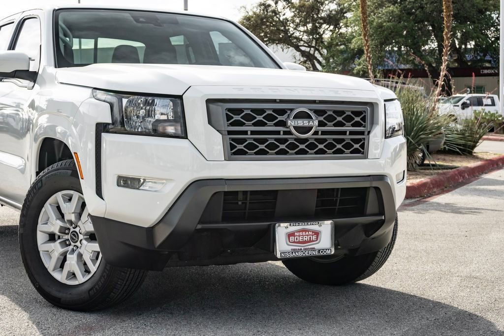 Used 2024 Nissan Frontier SV w/ SV Convenience Package RWD image 3