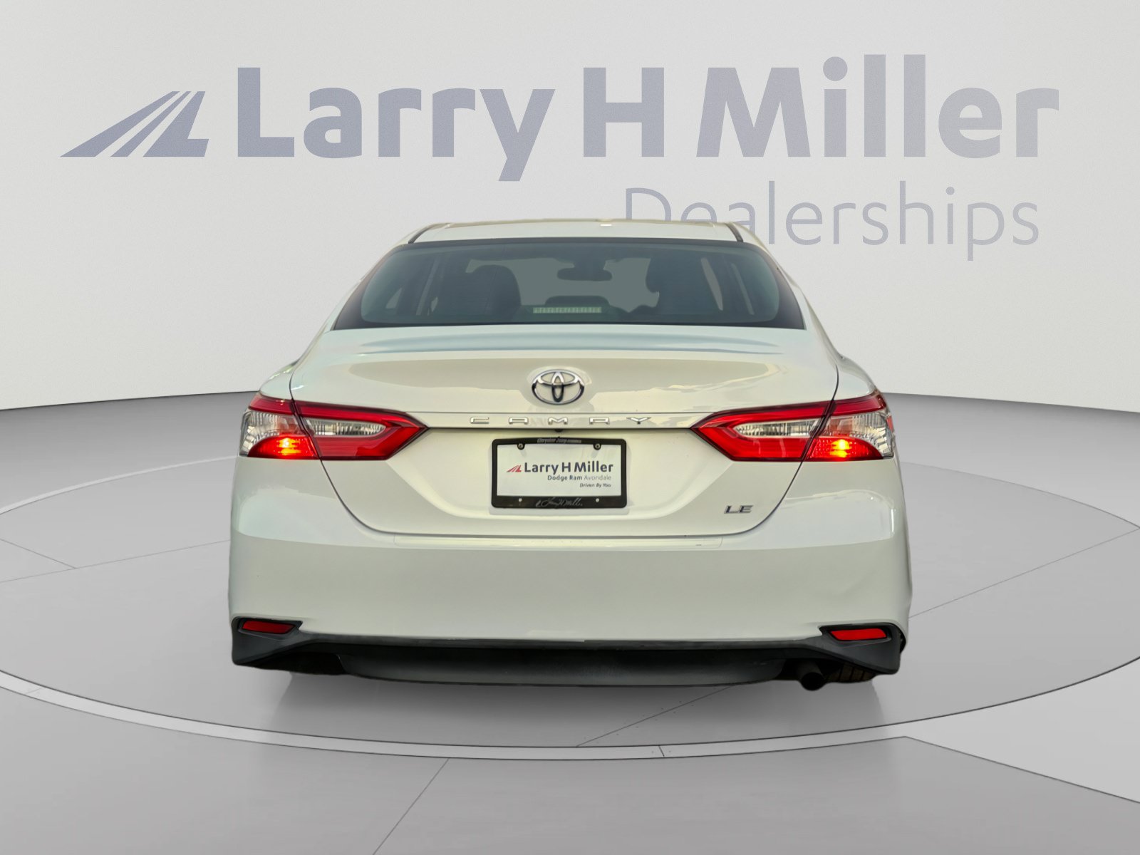 Used 2018 Toyota Camry LE FWD image 4