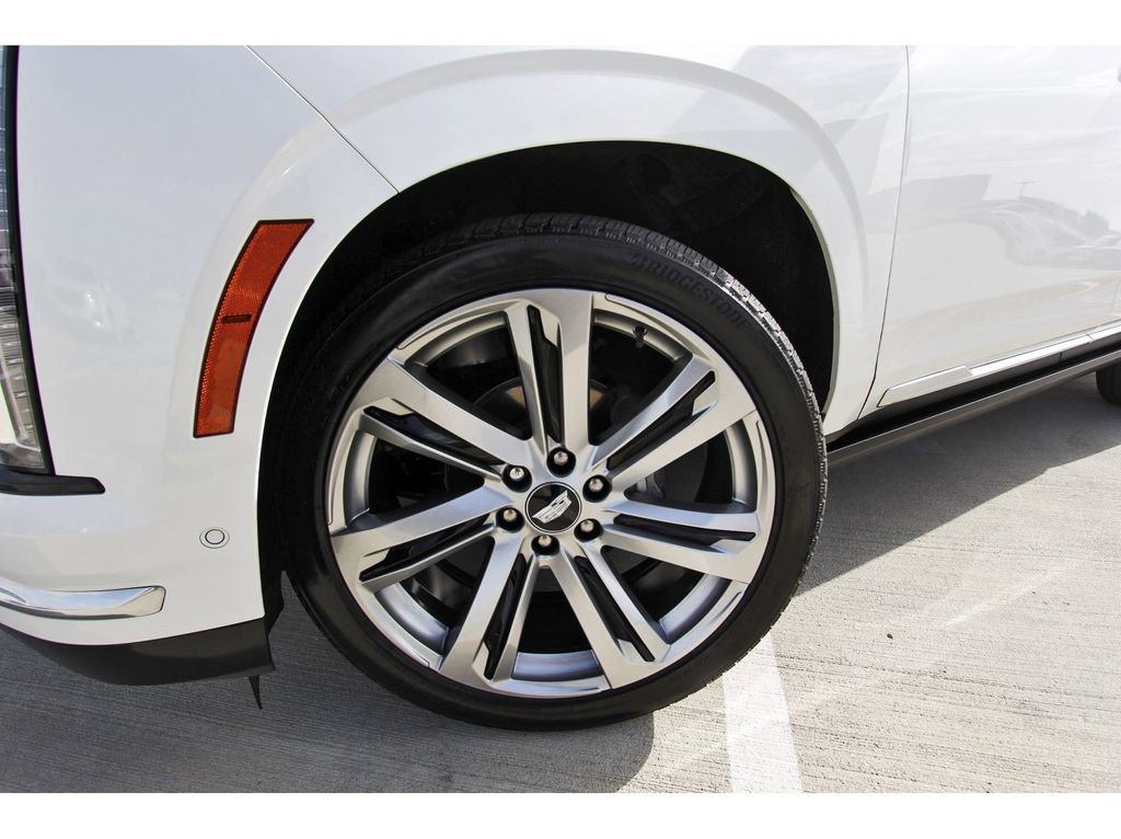 Used 2025 Cadillac Escalade Premium Luxury w/ Touring Package image 31