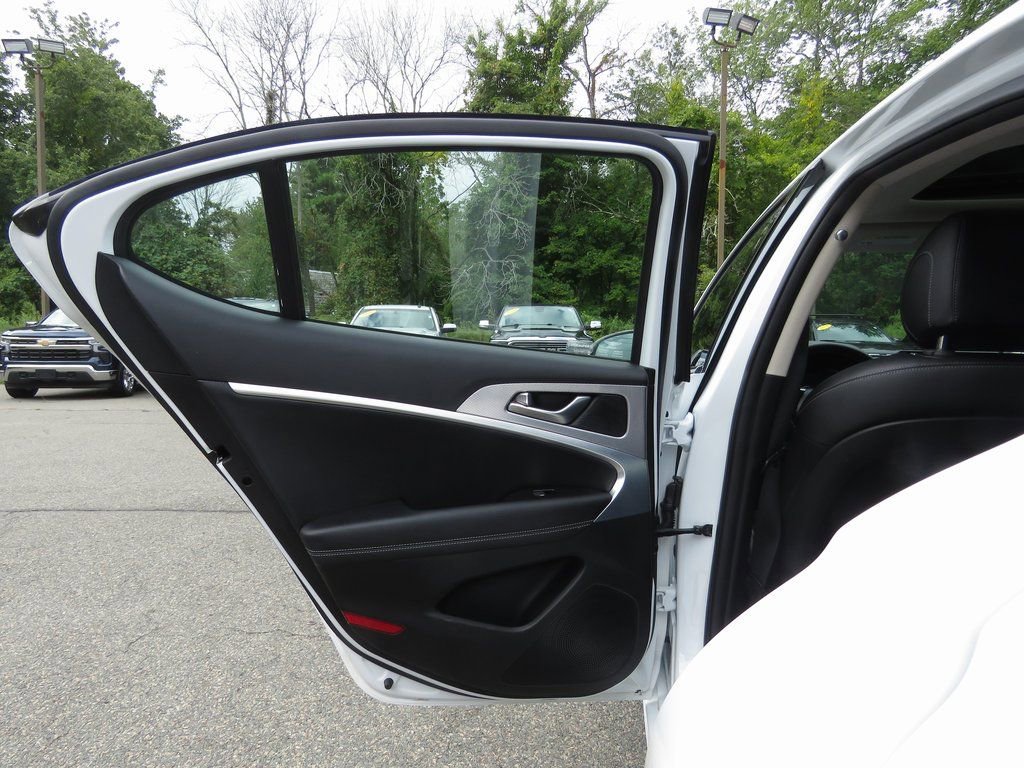 Used 2022 Genesis G70 2.0T w/ Prestige Package image 20