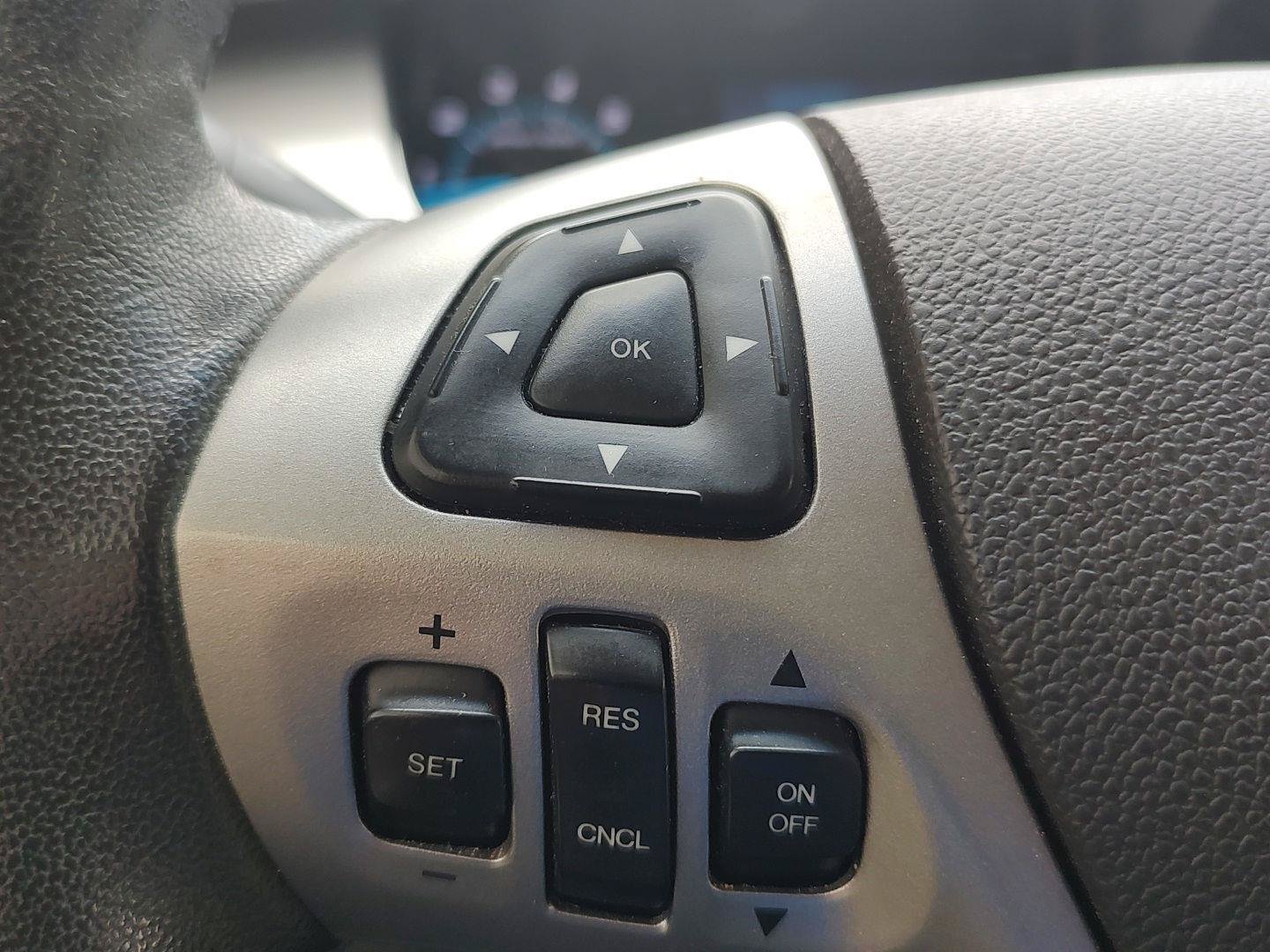 Used 2016 Ford Taurus SEL FWD image 14