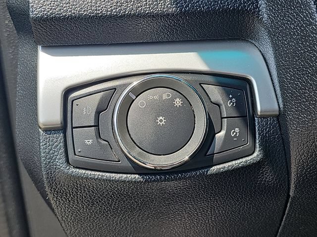 Used 2016 Ford Explorer XLT w/ Equipment Group 202A AWD/4WD image 19