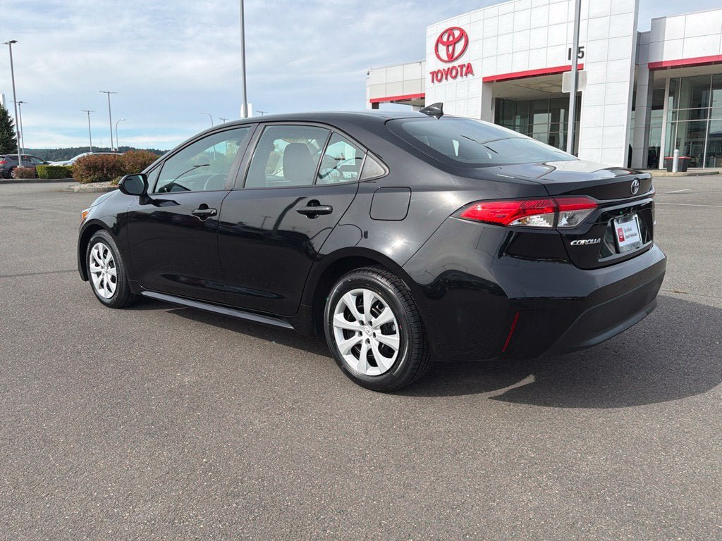 Used 2024 Toyota Corolla LE FWD image 9