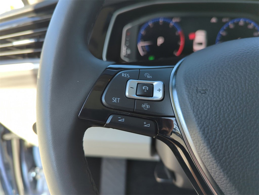 Used 2020 Volkswagen Jetta SEL image 39