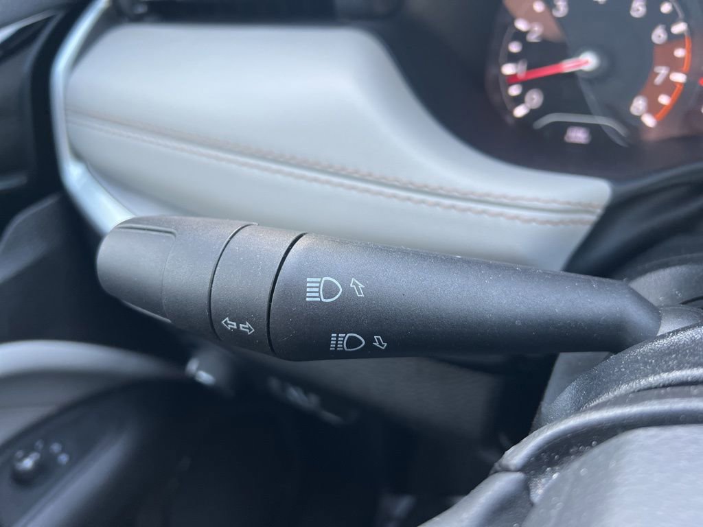 Used 2025 Jeep Compass Limited image 14