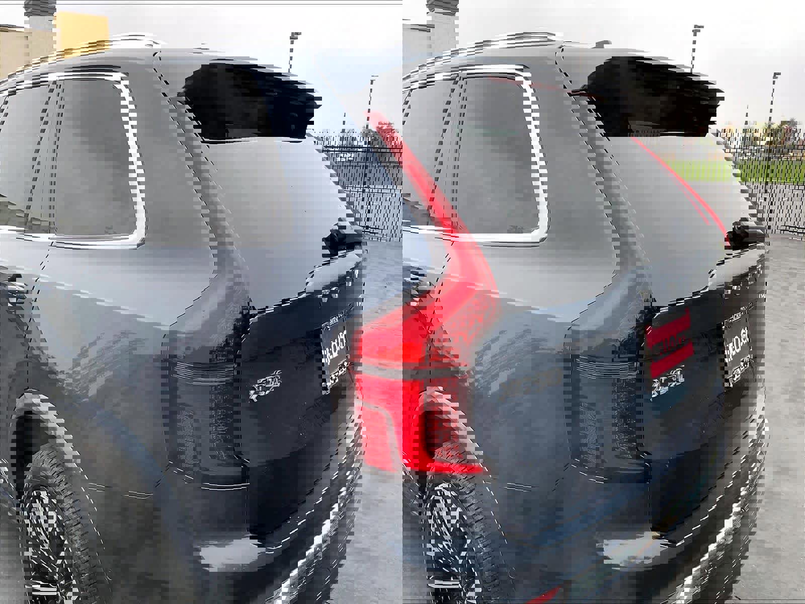 New 2026 Volvo XC90 B5 Plus w/ Protection Package image 25