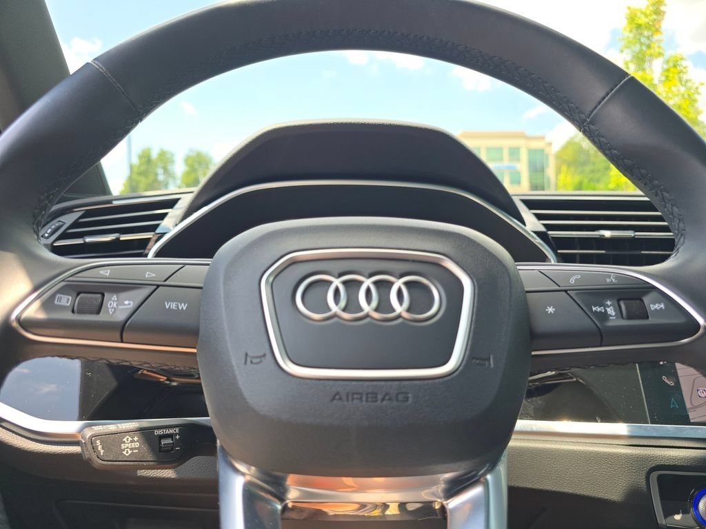 Used 2022 Audi Q3 2.0T Premium Plus w/ Premium Plus Package AWD/4WD image 34