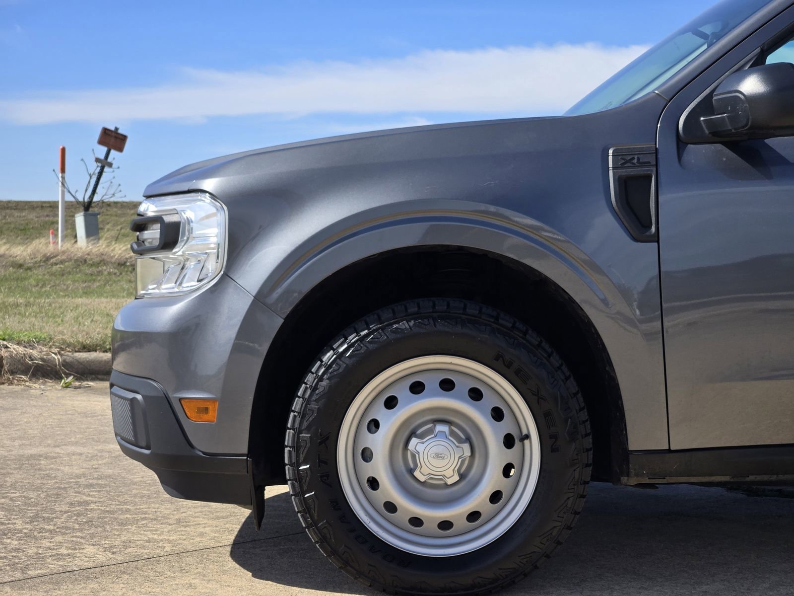 Used 2022 Ford Maverick XL image 10