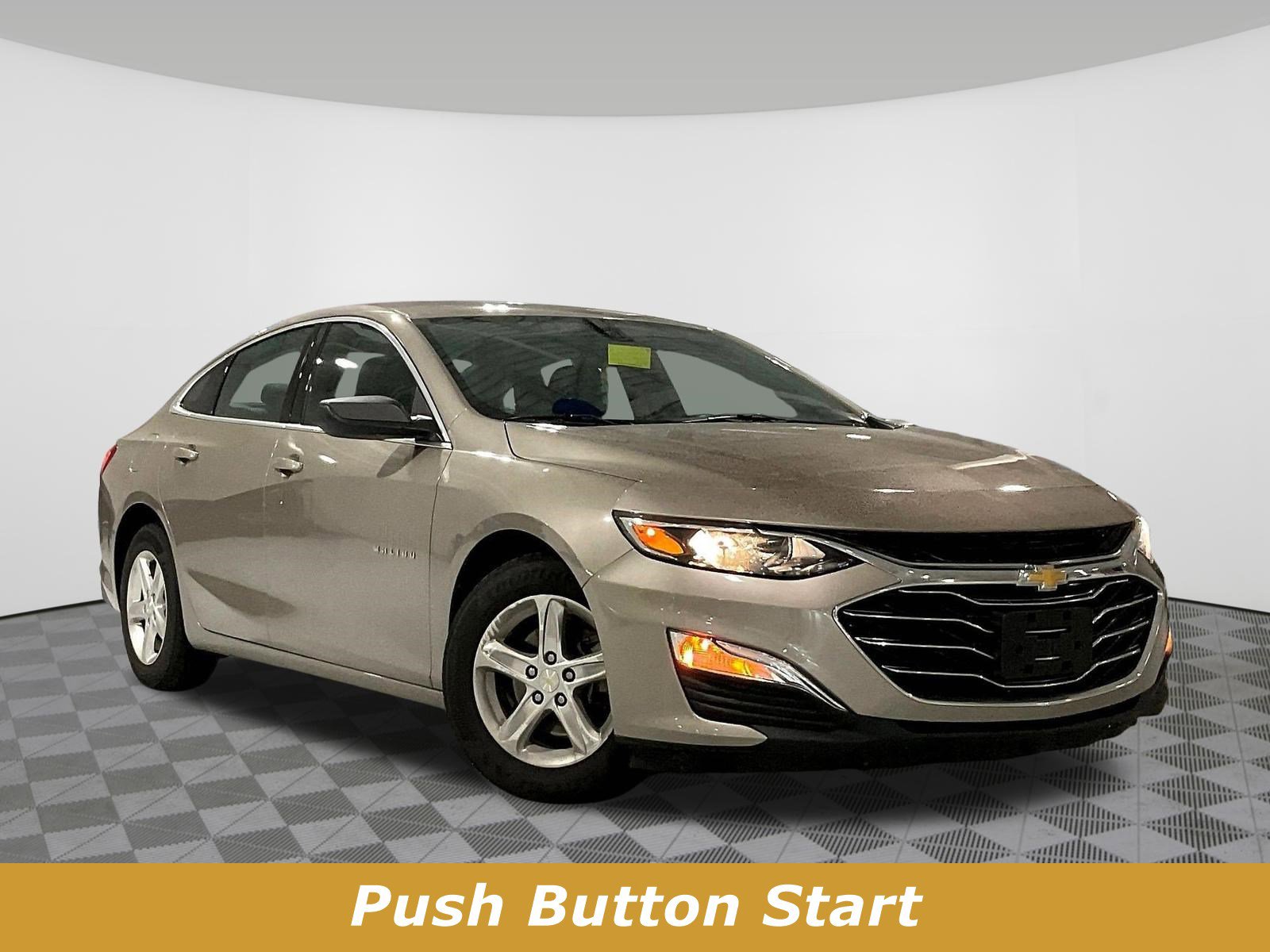 Used 2022 Chevrolet Malibu LS FWD image 2