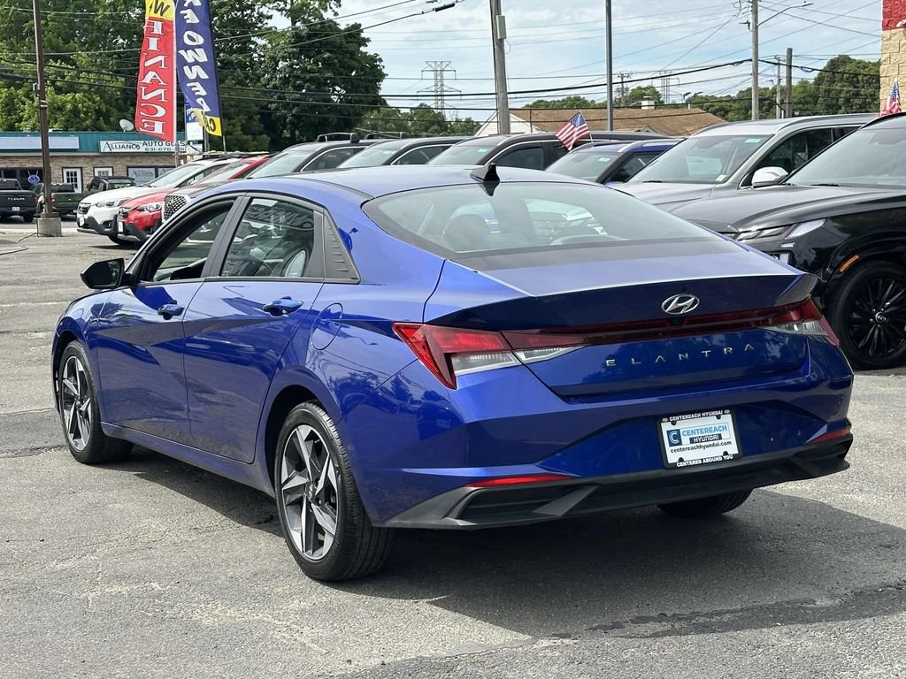 Used 2023 Hyundai Elantra SEL w/ Convenience Package FWD image 5